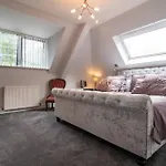 The Gables Poole, 3 Bedroom Penthouse Apartment