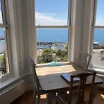Flat 2, 1 Alexandra Gardens