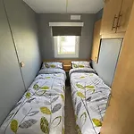 Sealands 29 - Ingoldmells, Pet Friendly, Bed Linen & Close To Fantasy Island - Meadow Lakes Caravan & Lodge Hire