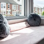 Whitley Haven, Luxury Seaside Apartment