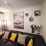 Belfast Central 2 Bedroom Luxurious Modern Stay