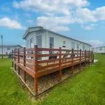 Lovely 6 Berth Caravan With Decking, Wifi And Onsite Beach Access Ref 68004Cl