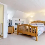 4 Bed In Polruan Pc060