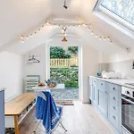 3 Bed In Polruan 81108
