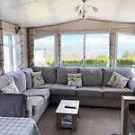 Stunning Caravan On Swanage Bay View Holiday Park