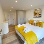 Sohot Stays Sail Apt Sea Views Ground Floor Free Parking