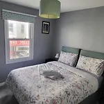 Whole House With A Private Garden And Terrace, Central Brighton