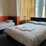Malvern Lodge Guest House- Close To Beach, Train Station & Southend Airport