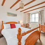 Polean Farm Cottages - With Free Animal Feeding And Pony Rides And Free Access To A Nearby Pool
