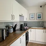 Ferry View - Views Over The Dart, Elegant Three Storey House, Unique Sky Room