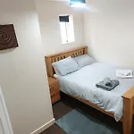 Lovely Centralised 1Bed Apt Near Town Centre & Beach - Free Wi-Fi & Parking