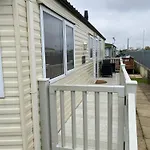 6 Berth Caravan Hire Close To Fantasy Island