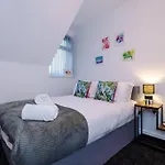 Charming Apartments - Rocky Ln Chambers Flat 5