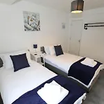 Strand House Flat 1, No Parking, By Rentmyhouse