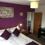 Moonraker Private Room In Our Cosy Cottage Home