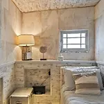 Finest Retreats - The Old Library