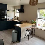 Surfside - Fresh New Perranporth Apartment