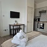 #2 Fully Refurbished Portsmouth Studio Apartment