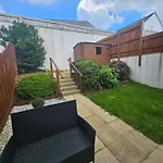 Entire 2 Bedroom House Modern Stylish Luxury