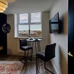 Renaissance 11 - 2 Bedroom Apartment In Southport