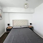 Kemptown Apartments Suite - Central - By The Sea And Brighton Pier