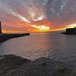 Beautiful Apartment With Views Of Porthleven Harbour