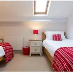 Whitby Walk To Everywhere Rooms