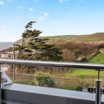 The Penthouse At Point View