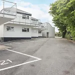 21 Coedrath Park