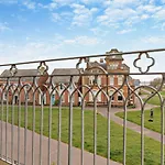 South Green Lodge