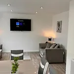 Immaculate 2-Bed Apartment In Liverpool