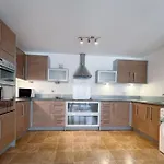 Comfort Seaside Two-Bedroom Apt