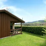 Holly Lodge Sleeps 6-10 Wheelchair Access