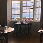 Whitecliff Guest House