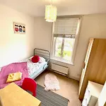 Palm House -Complete Holiday Home In Southsea
