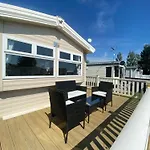 8 Bed Sun Decked Caravan Unlimited High Speed Wifi And Fun At Seawick Holiday Park