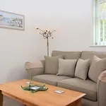 1 Bed In Charlestown 42007