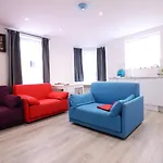 Flat 1 - 24 Cliff Road