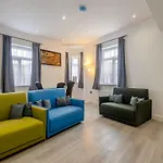 Flat 1 - 24 Cliff Road
