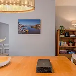 Rosemill - Large Pet Friendly Home With Off Road Parking