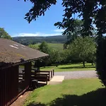 Laburnum Lodge Sleeps 6 Wheelchair Access