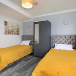 Flat 6 - Apartment For 4 In Town Centre