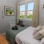 8 Rosewall Cottages