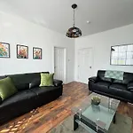 Spanish City View 3 Stunning Sea Front Apartment Free Onsite Parking