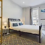Apartment In Southend-On-Sea