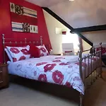 Launceston Villa