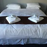 Links Lets Room Only