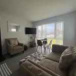 Dog Friendly Beachside Cottage No11 Kessingland With Private Parking