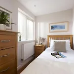 4 Glendorgal Sands, Newquay