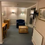 Yelf'S Hotel